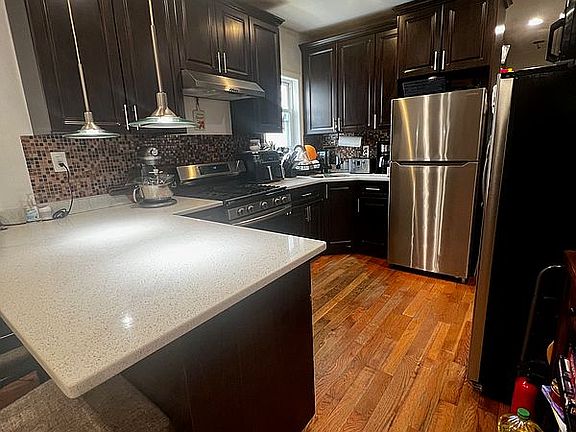 5th image of 1271 E 88th St