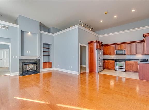 4th image of 1515 Lafayette Ave Unit 203