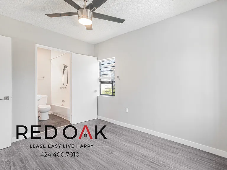 1182 E 52nd St #1184-1/2 — Photo 17