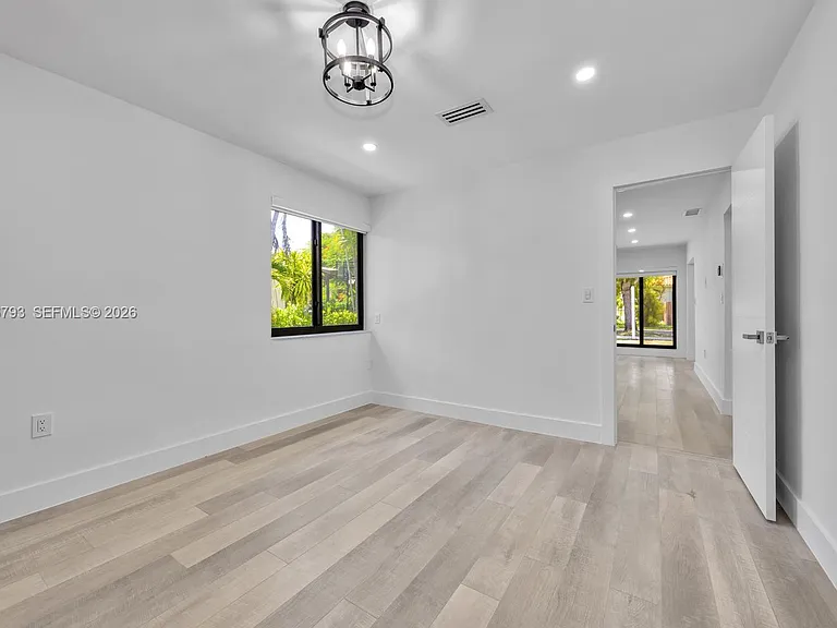 3050 SW 26th St #3050 — Photo 12