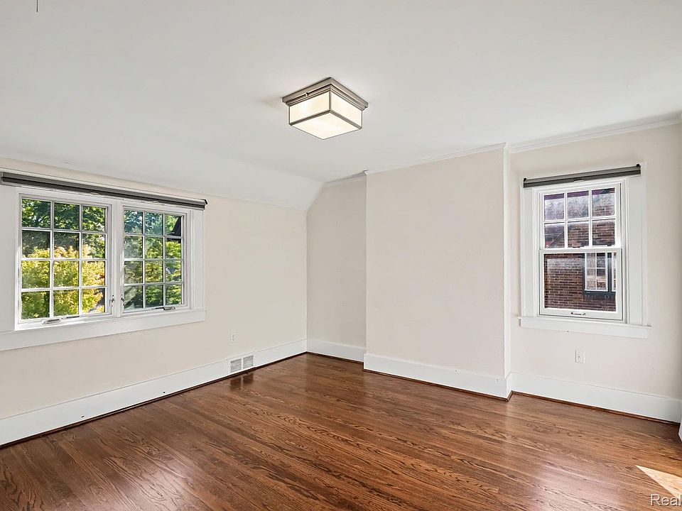 136 S Wilson Blvd, photo 28