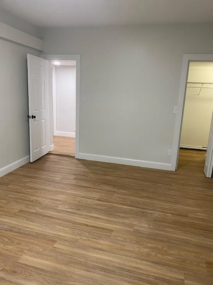 3 bed, 9999 sqft, $3,200 — Photo 3