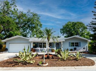 930 S Lyndhurst St, Dunedin, FL 34698
