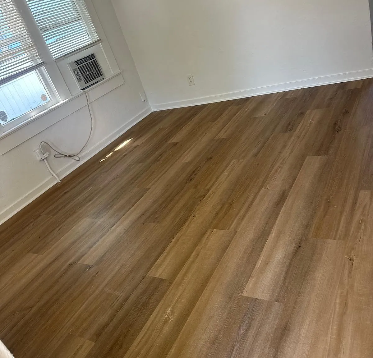 66 - 3859 Washington Ave. - Unit 1 — Photo 3