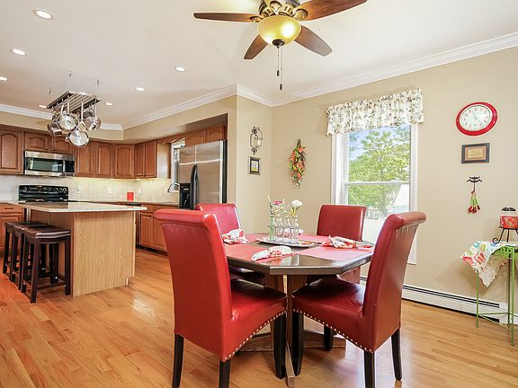 683 Old Stratfield Road