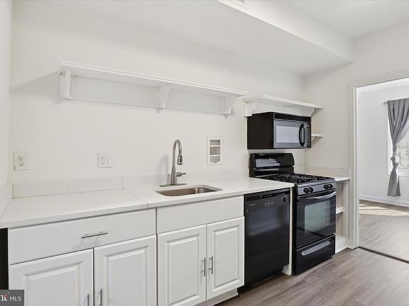4th image of 3100 S Manchester St APT 116