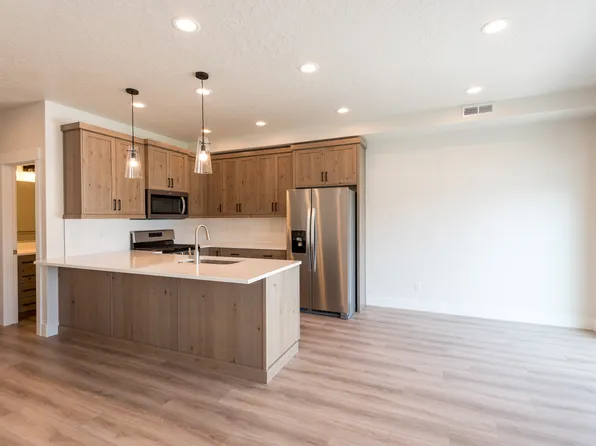 206 NE 3rd St #1, Fruitland, ID 83619