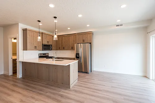 206 NE 3rd St #1 Photo 1