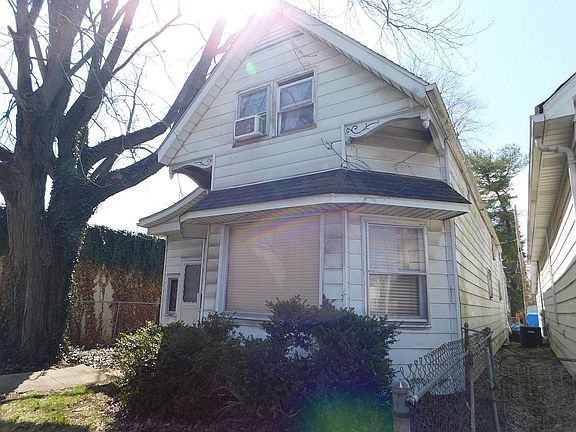 3rd image of 304 N Tekoppel Ave
