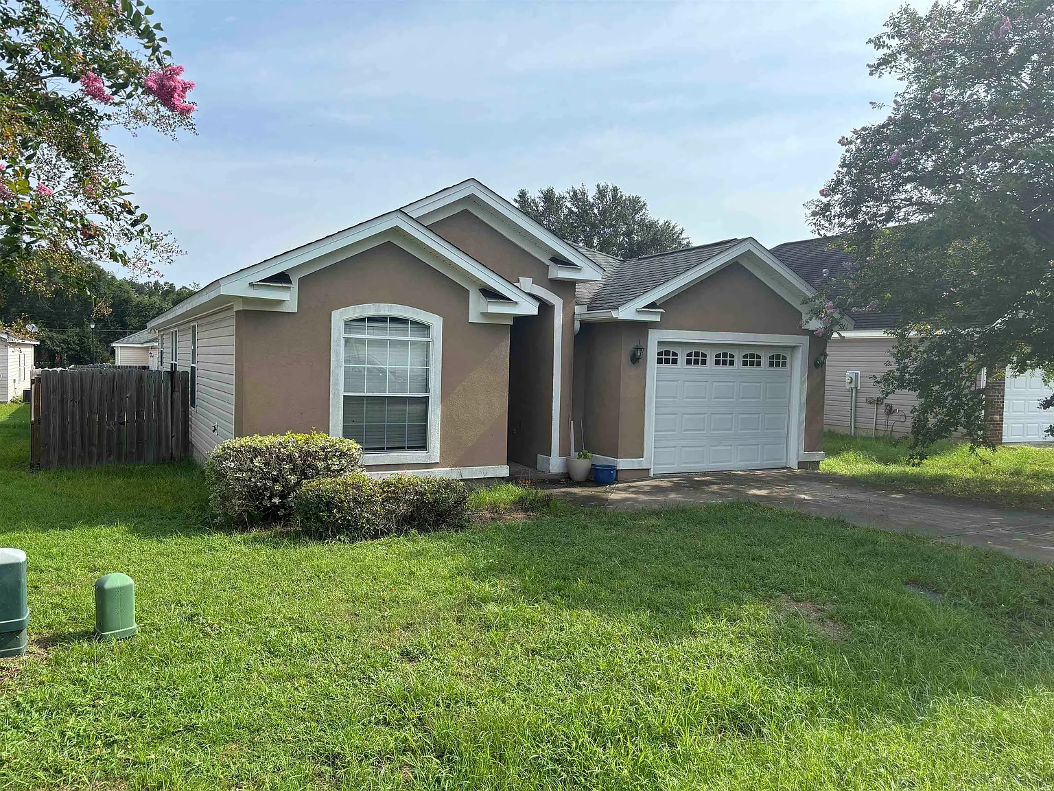 3 bed, 1213 sqft, $1,700 — Photo 2