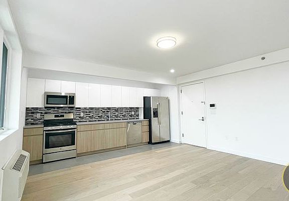 4th image of 28-16 21st St #5A