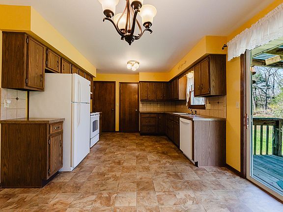 3rd image of 4236 White Lake Dr