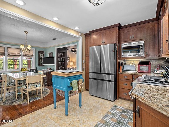 9th image of this home