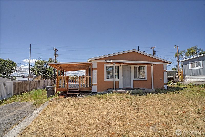 3rd image of 9871 Highland Drive NE