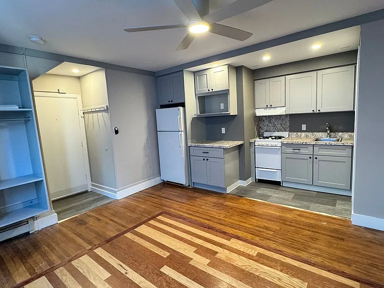 322 Cherry SE — Photo 4