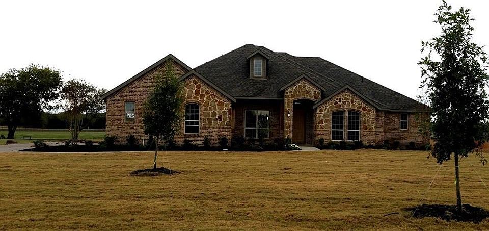 2nd image of 1207 Artesia Ln