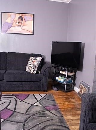 5th image of 7249 Wabash Ave
