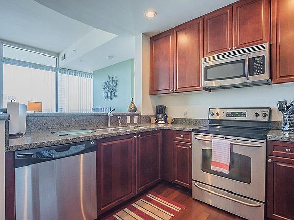 5th image of 301 Virginia St Unit 1011