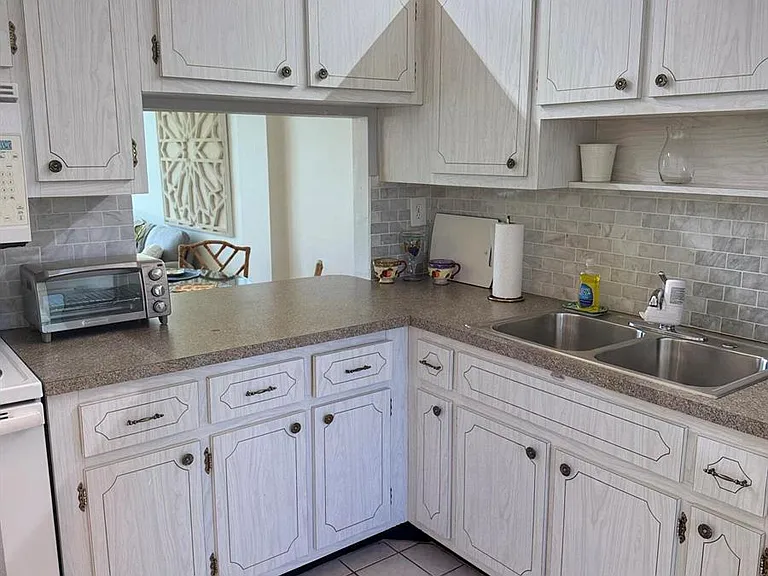 2616 Garden Dr N #105 — Photo 5