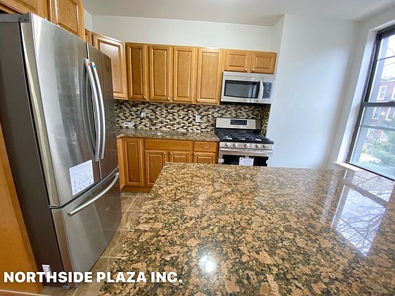 2nd image of 153 Diamond St Floor 2