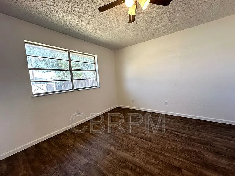 4506 Itasca St — Photo 7