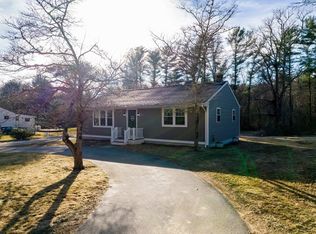 213 Walnut Plain Rd, Rochester, MA 02770
