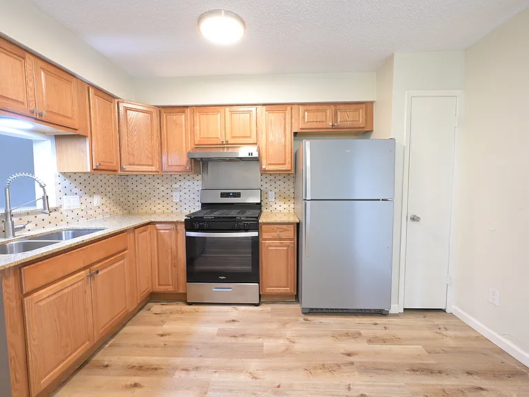 210 W William Cannon Dr #B — Photo 4