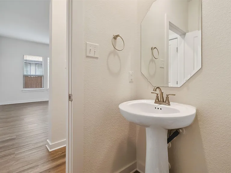 217 Snowbell St — Photo 29