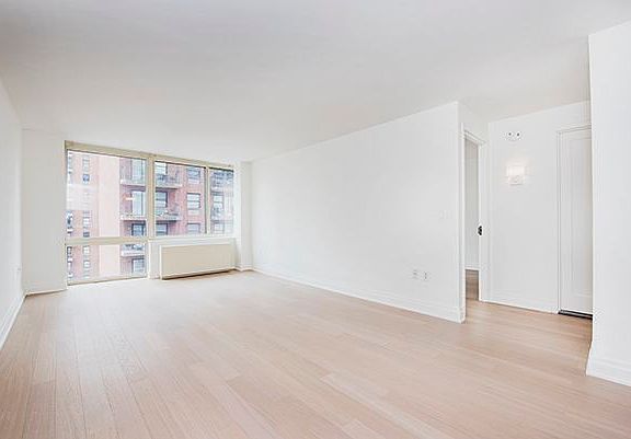 4th image of 240 E 86th St APT 16G