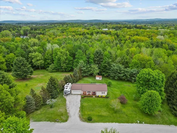 160 Mckinnel Road, Highgate, VT 05459