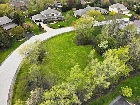 705 Spruce Dr, Prospect Heights, IL 60070