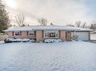 1231 E Fitzsimmons Rd, Oak Creek, WI 53154