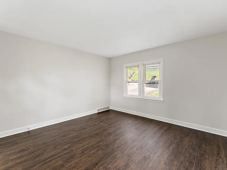 219 Douglas Ave — Photo 14