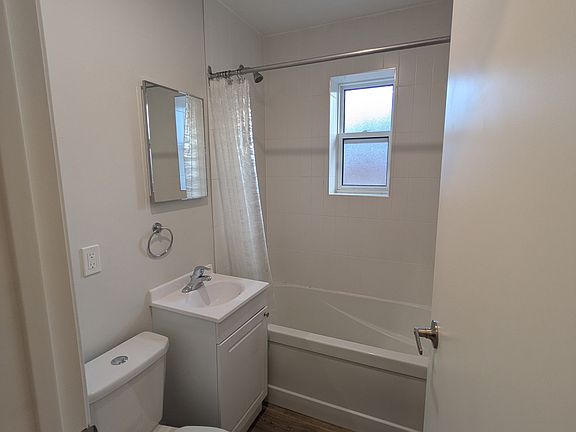 5th image of 145 Woodward Ave #3