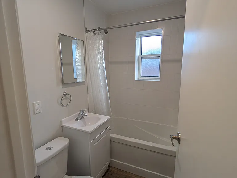 145 Woodward Ave #3 — Photo 5
