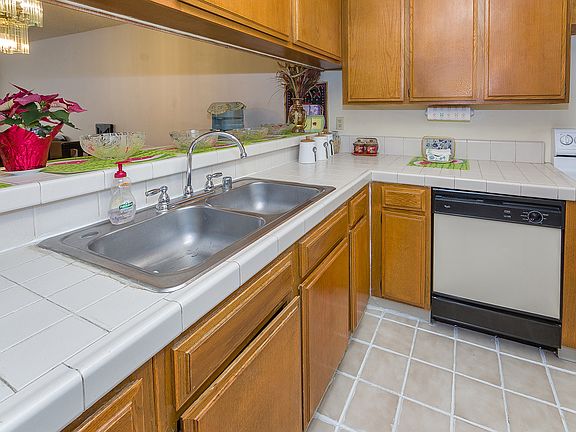 4th image of 350 Burchett St APT 220