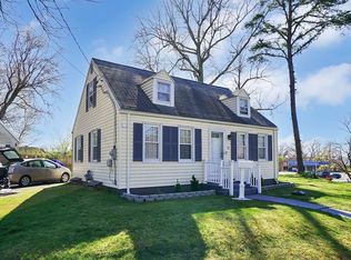 62 Arden St, Springfield, MA 01118