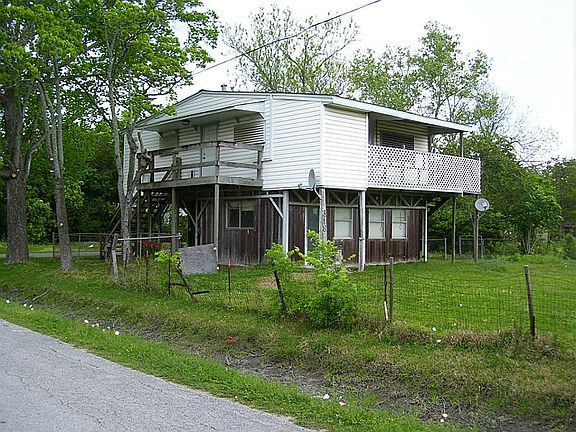 2nd image of 318 Grand Ave