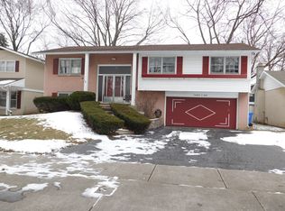 301 Bennett Ln, Des Plaines, IL 60016