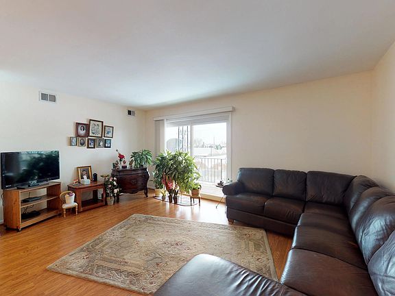 2nd image of 10831 S Keating Ave APT 3SW