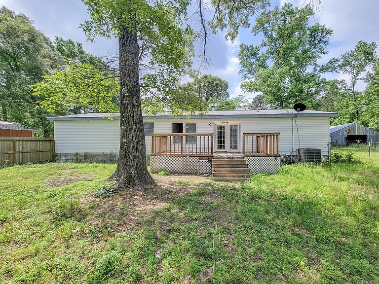 20284 Forest Woods Ln — Photo 41