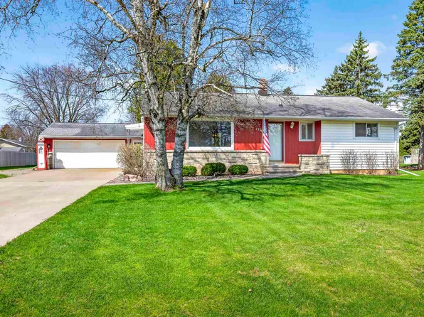 1276 Irish Rd, Neenah, WI 54956