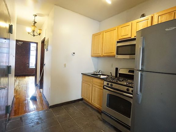 3rd image of 560 W 173rd St #3A