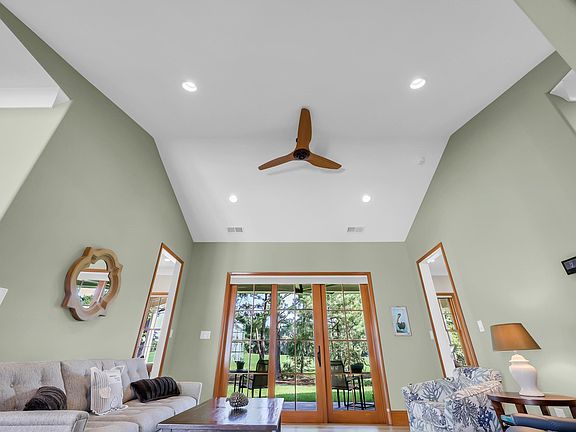 5th image of 1575 Heritage Dr.