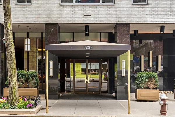 Sold by Compass | media 7