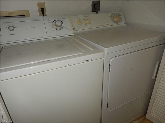 5th image of 800 Meadowland Dr APT B