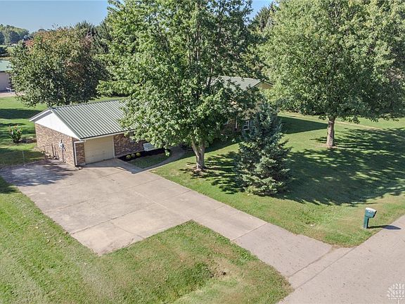 2nd image of 3191 Tamarack Ave