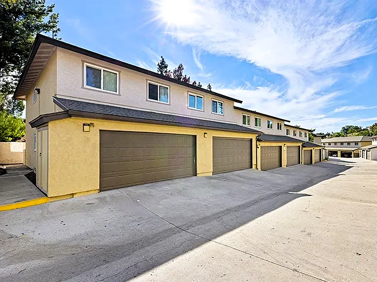 Canyon Springs Townhome Apartments — Photo 20