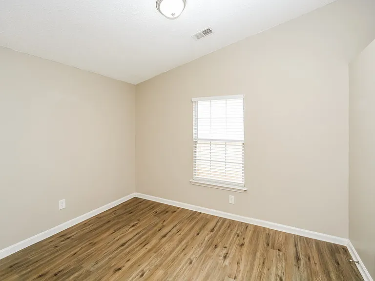 7203 Atterbury Cir E — Photo 13