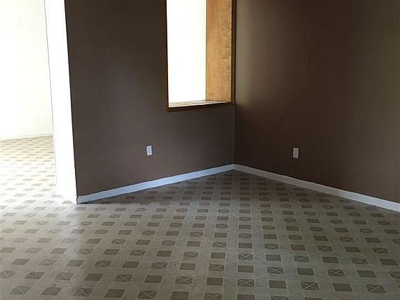 3rd image of 447 Mallory Ave